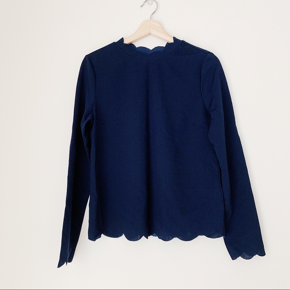 Long Sleeve Scalloped Hem Shirt. Size M